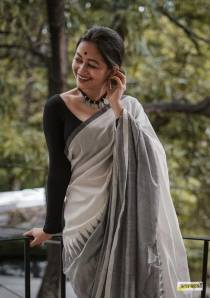 Handloom Silk Sarees Are Back And Dhananjay Creations Is Weaving the Future