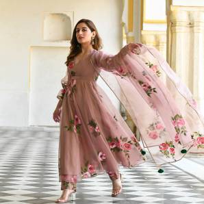 Why Organza and Glass Organza Suits Are Trending in 2025