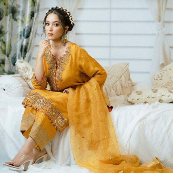 ਪੰਜਾਬੀਆਂ ਲਈ ਬੇਹਤਰੀਨ ਚੋਣ – ਅਨਸਿਲਾਈ ਲੇਡੀਜ਼ ਸੂਟ