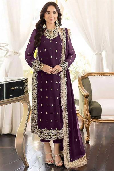 Pakistani Suits Manufacturers in Surat