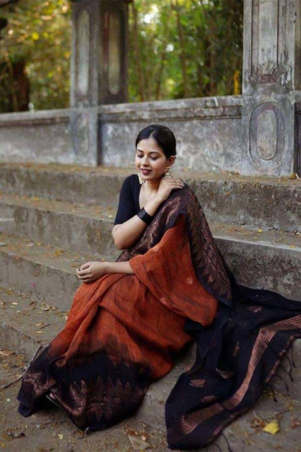 A Rich Pallu Saree with Allover Floral Design  in Surat