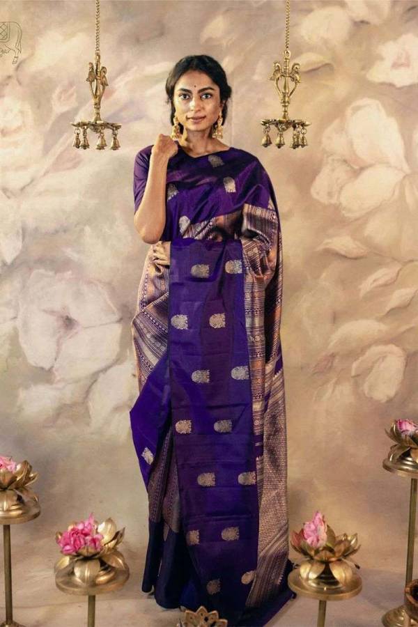 Allovar Golden Lining Saree with Flower Designs Banarasi Silk Saree  in Surat