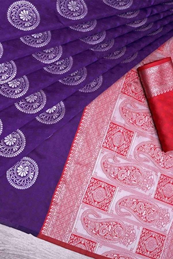 Artistic Masterpiece Silk Sari With Zari Weaving  in Surat