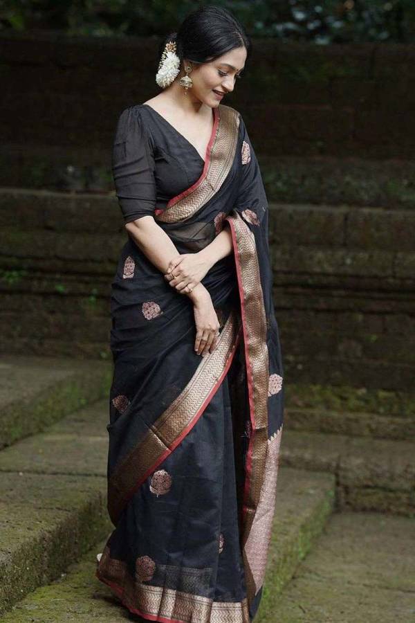 Banarasi Saree with Exquisite Pallu and Golden Zari Floral Weaving  in Surat