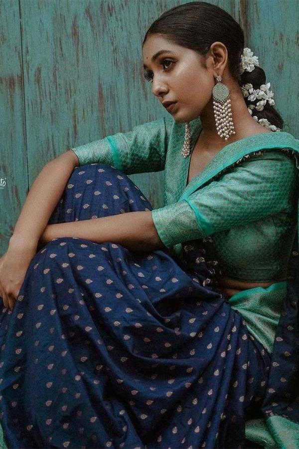 Banarasi Silk Bliss Luxurious Wedding Saree With Golden Butta Design Saree  in Surat