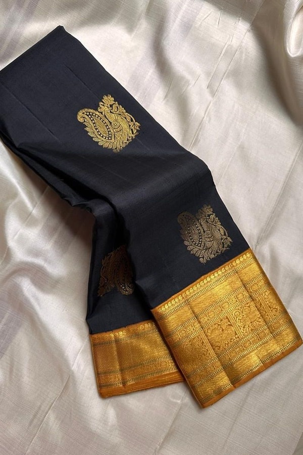 Big Gold Butta Banarasi Soft Silk Saree with Contrast Pallu in Black, Green and Wine  in Surat