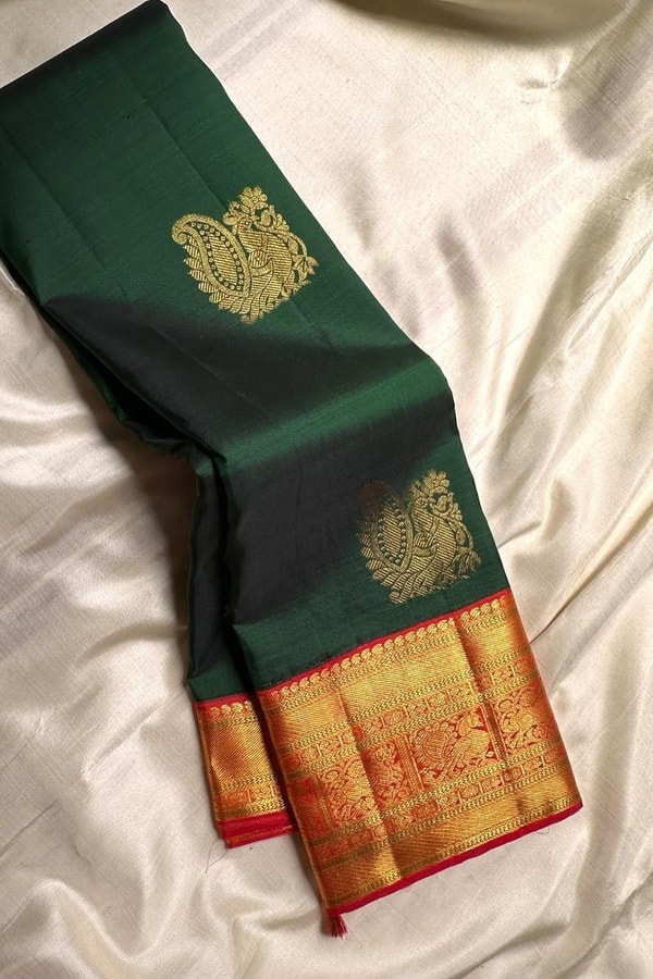 Big Gold Butta Banarasi Soft Silk Saree with Contrast Pallu in Black, Green and Wine  in Surat