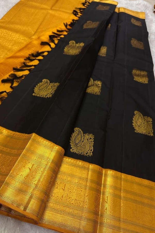 Big Gold Butta Banarasi Soft Silk Saree with Contrast Pallu in Black, Green and Wine  in Surat