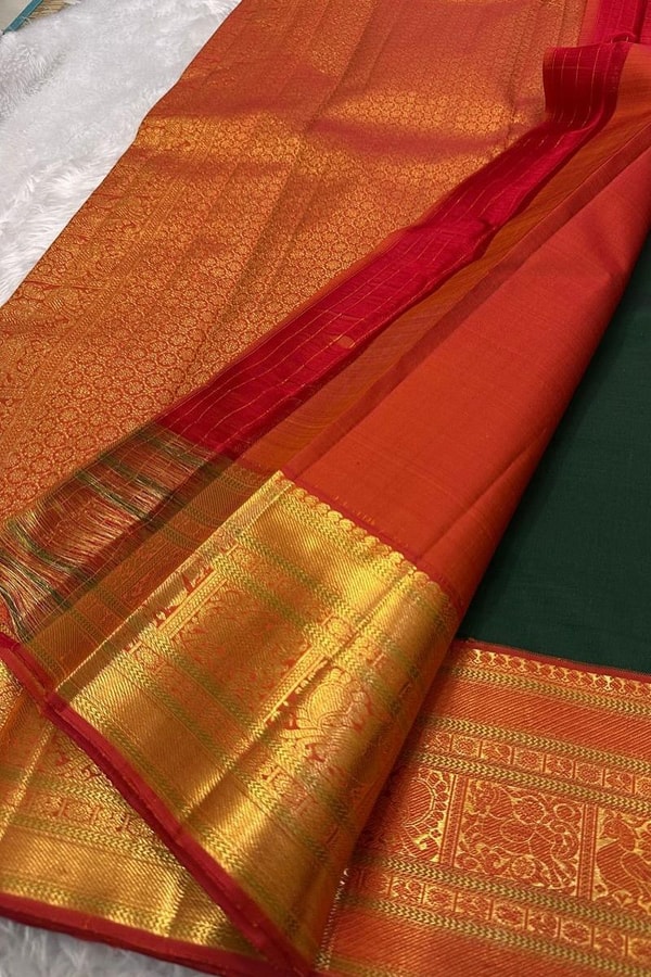 Big Gold Butta Banarasi Soft Silk Saree with Contrast Pallu in Black, Green and Wine  in Surat