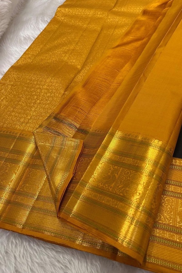 Big Gold Butta Banarasi Soft Silk Saree with Contrast Pallu in Black, Green and Wine  in Surat