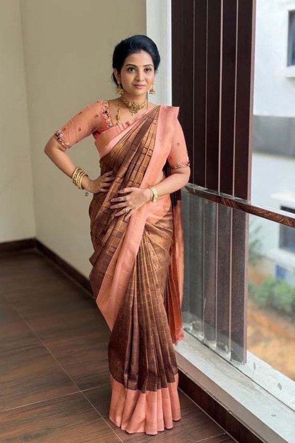 Chocolate Brown Checks Banarasi Soft Silk Saree with Peach Border and Peach Zari Pallu  in Surat