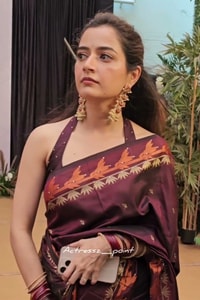 Coffee Brown Banarasi Soft Silk Saree with Contrast Rust Zari Border and Gold Butta Body  in Surat video 2