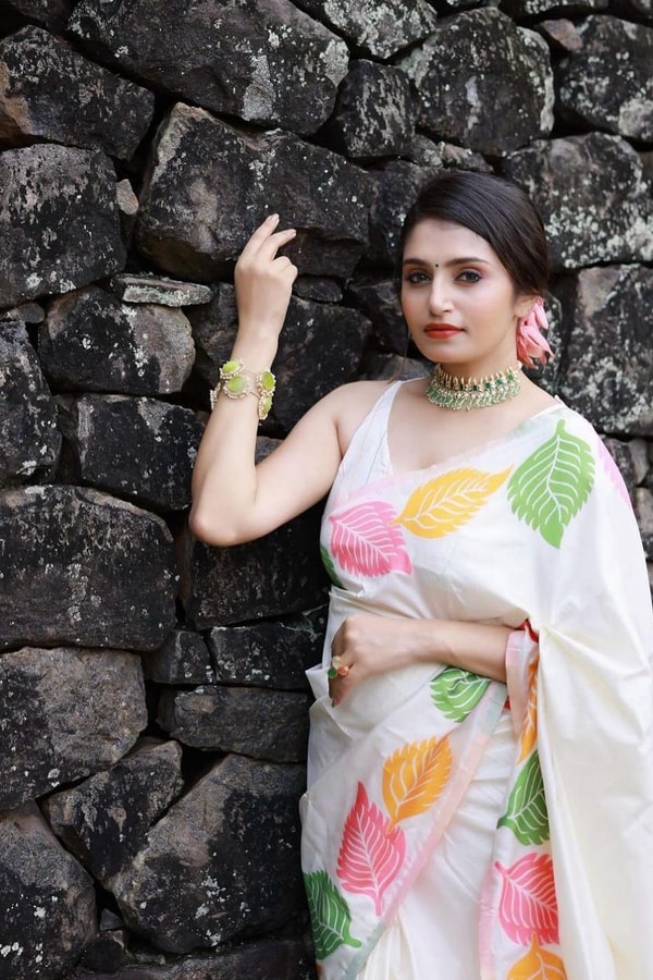Colourful Leaf Motif Banarasi Soft Silk Saree with Gold and Copper Zari in Off-White and Black  in Surat