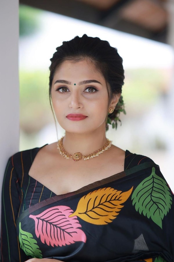 Colourful Leaf Motif Banarasi Soft Silk Saree with Gold and Copper Zari in Off-White and Black  in Surat