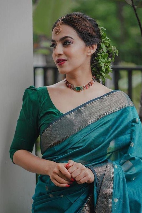 Contrast Border Banarasi Soft Silk Saree with Zari Buttis in Nine Bold Colour Pairs  in Surat