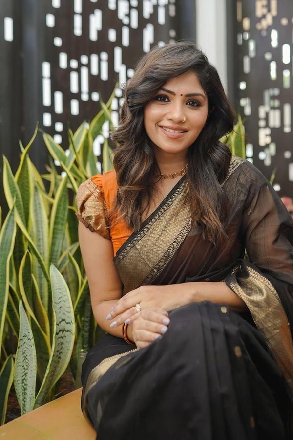 Contrast Border Banarasi Soft Silk Saree with Zari Buttis in Nine Bold Colour Pairs  in Surat