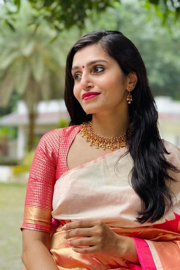 Cream and Rani Pink Soft Lichi Silk Saree with Zari Temple Border and Contrast Pallu  in Surat
