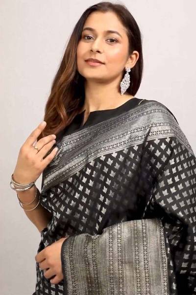 Elegance in Silk Captivating Colors and Intricate Weaving in Surat