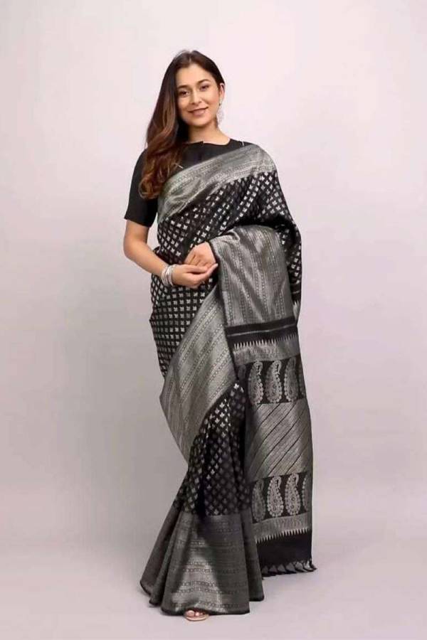 Elegance in Silk Captivating Colors and Intricate Weaving  in Surat