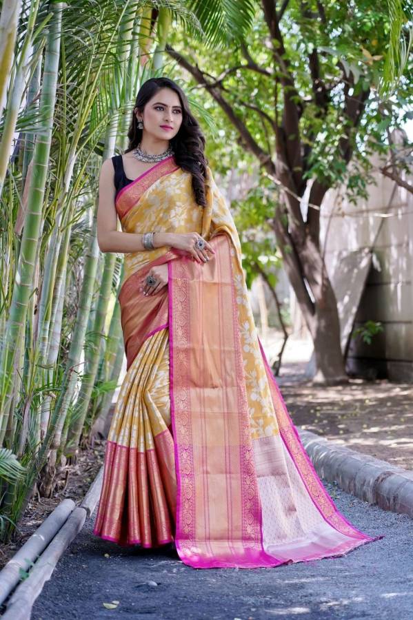 Elegant Allover Floral Jaal with Zari Border Weaving Kanjivaram Saree  in Surat