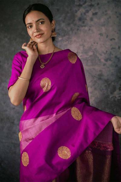 Elegant Golden Butta Banarasi Saree with Richly Detailed Pallu in Surat