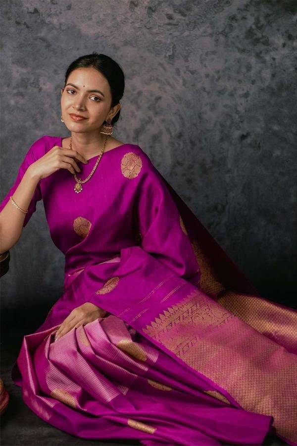 Elegant Golden Butta Banarasi Saree with Richly Detailed Pallu  in Surat
