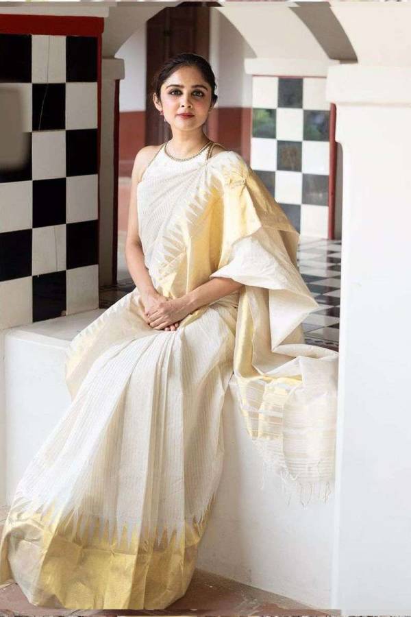 Elegant Kanjivaram Silk Saree Double Zari Borders and Rich Pallu  in Surat
