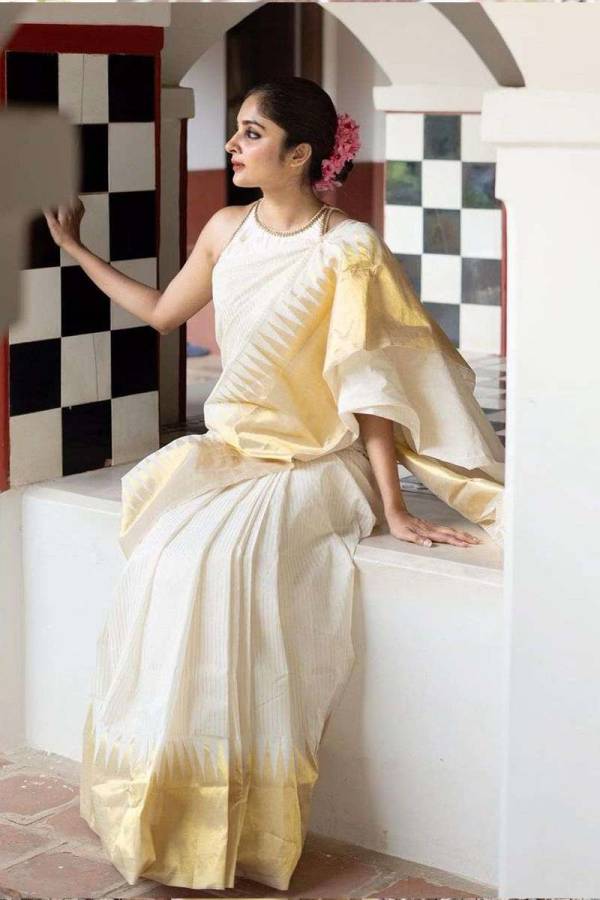 Elegant Kanjivaram Silk Saree Double Zari Borders and Rich Pallu  in Surat