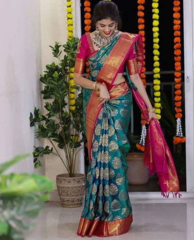 Elegant Masterpiece Where Intricate Patterns Meet Stunning Pallu in Surat