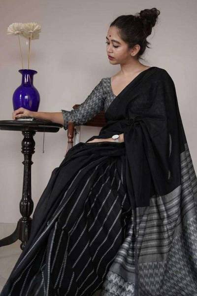 Elegant Silver Zari Weaving Rich Pallu Saree with Allover Lining Design in Surat