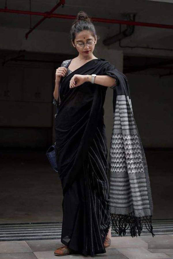 Elegant Silver Zari Weaving Rich Pallu Saree with Allover Lining Design  in Surat