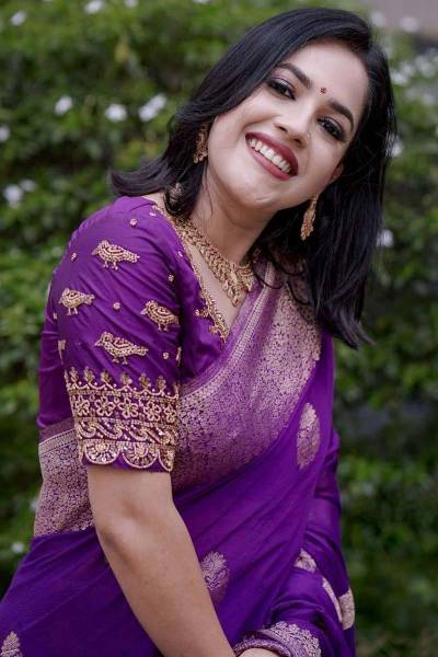 Elegant Soft Purple Banarasi Saree with Golden Zari Pallu in Surat