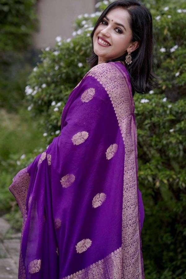 Elegant Soft Purple Banarasi Saree with Golden Zari Pallu  in Surat