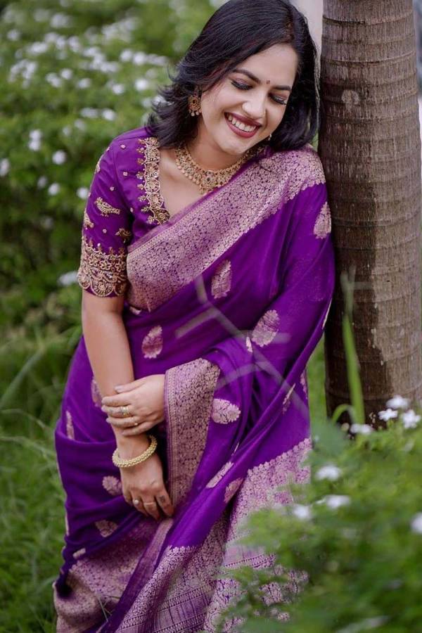 Elegant Soft Purple Banarasi Saree with Golden Zari Pallu  in Surat