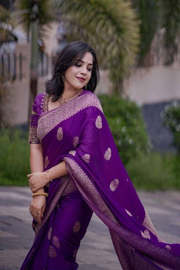 Elegant Soft Purple Banarasi Saree with Golden Zari Pallu  in Surat