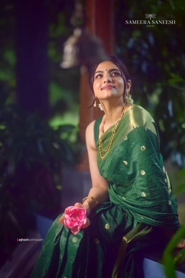 Emerald Green Banarasi Soft Silk Saree with Tiny Gold Zari Buttis and Shimmering Gold Pallu  in Surat