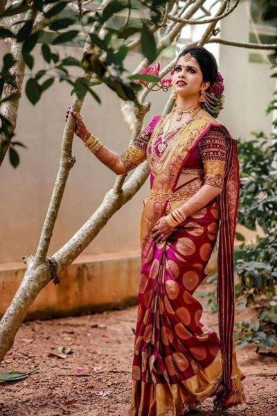 Exquisite Banarasi Art Silk Saree Elegance in Gold Zari in Surat