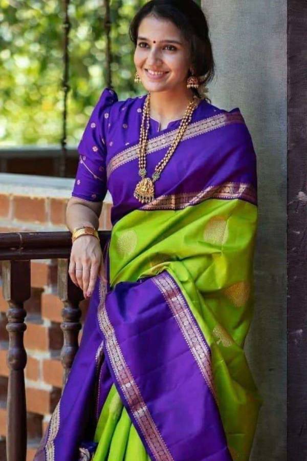 Exquisite Banarasi Soft Silk Saree Rich Pallu with Golden Zari Weaving  in Surat
