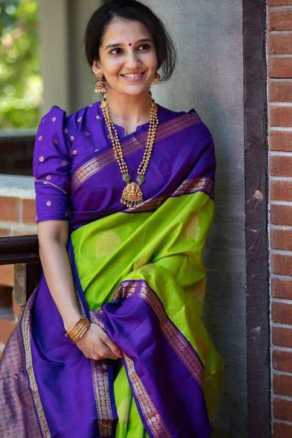 Exquisite Banarasi Soft Silk Saree Rich Pallu with Golden Zari Weaving  in Surat