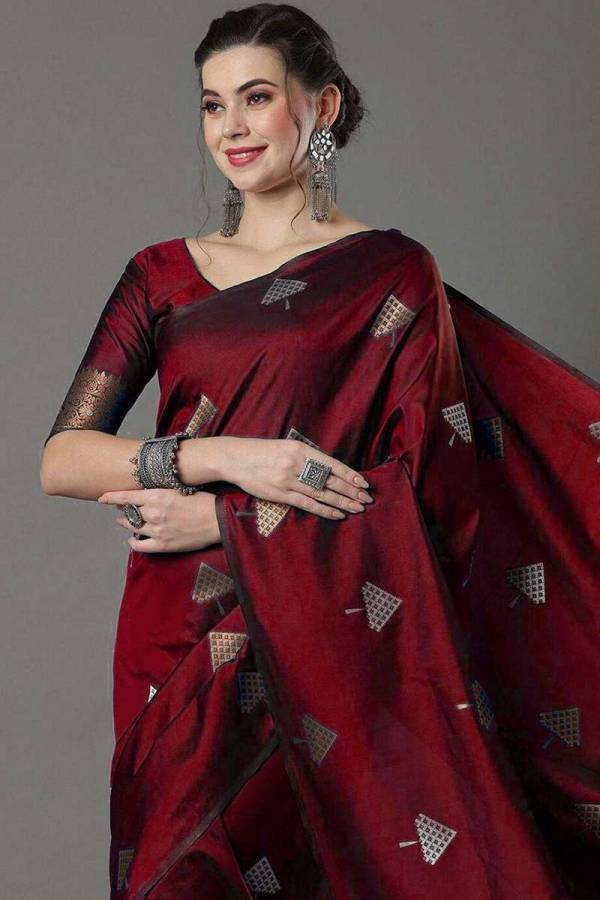Exquisite Craftsmanship The Essence of DCPL Banarasi Saree  in Surat