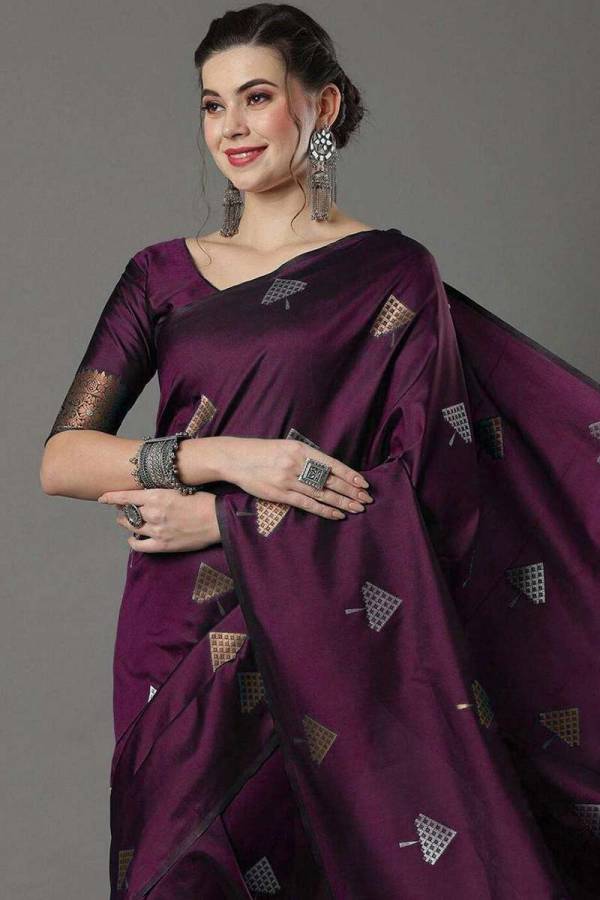 Exquisite Craftsmanship The Essence of DCPL Banarasi Saree  in Surat