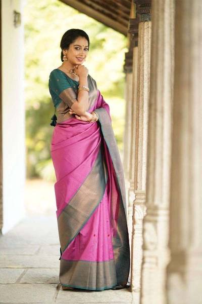 Exquisite Golden Zari Weave Opulent Saree with Rich Pallu and Heavy Border in Surat