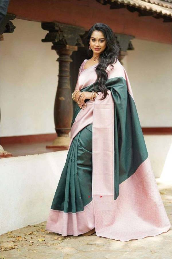 Exquisite Golden Zari Weave Opulent Saree with Rich Pallu and Heavy Border  in Surat