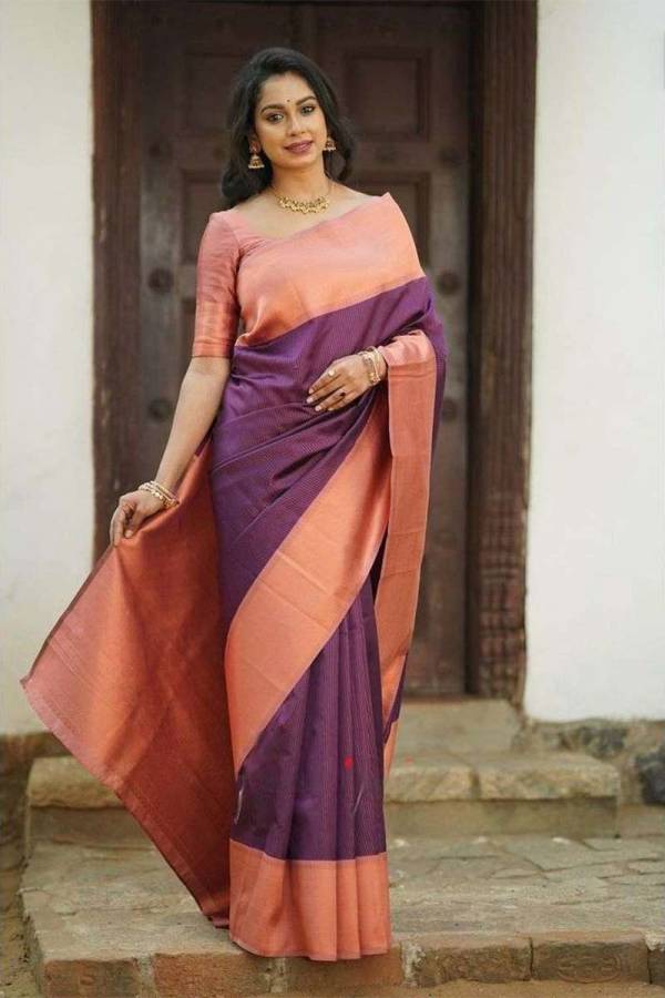 Exquisite Golden Zari Weave Opulent Saree with Rich Pallu and Heavy Border  in Surat