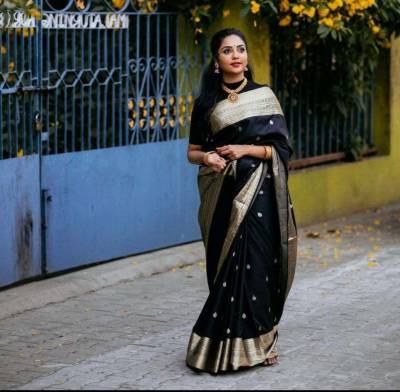 Exquisite Kanjivaram Silk Saree A Tapestry of Elegance in Surat