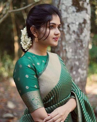 Exquisite Kanjivaram Silk Saree Elegance Embodied in Every Thread in Surat