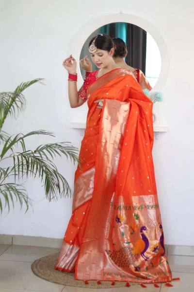 Exquisite Silk Zari Weaving Saree with Designer Brocade Silk Blouse in Surat