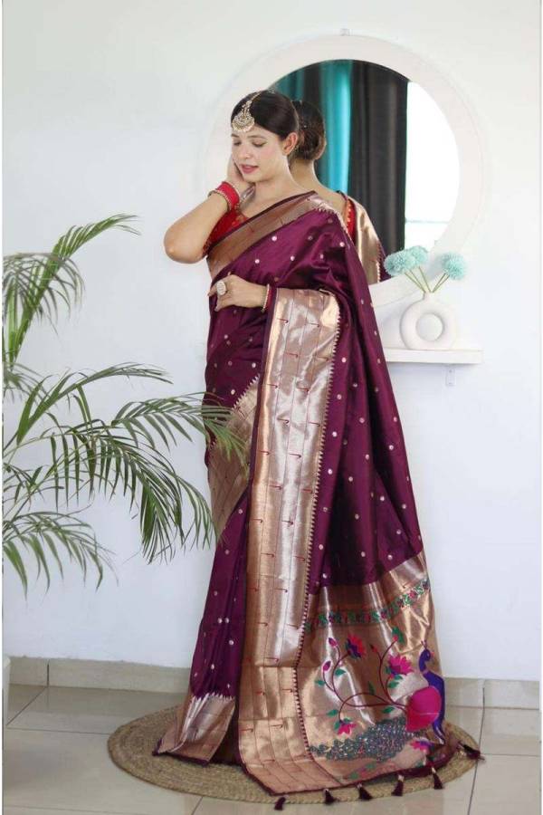 Exquisite Silk Zari Weaving Saree with Designer Brocade Silk Blouse  in Surat