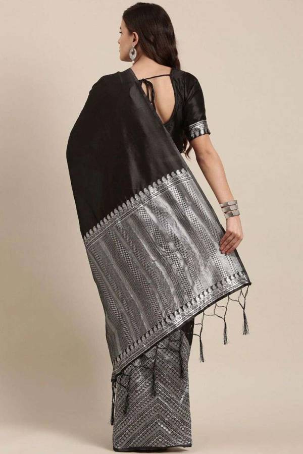 Exquisite Zari Work and Solid Jacquard Weave Enhancing the Beauty of Tradition  in Surat