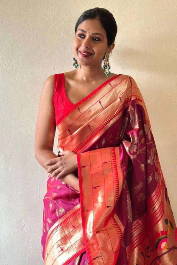 Exquisite Zari Work and Traditional Sarees Solid Jacquard Weave Enhancing the Beauty of Tradition  in Surat